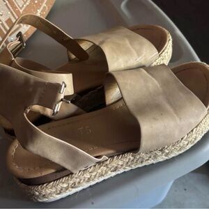 Elegant Tan Espadrille Sandals